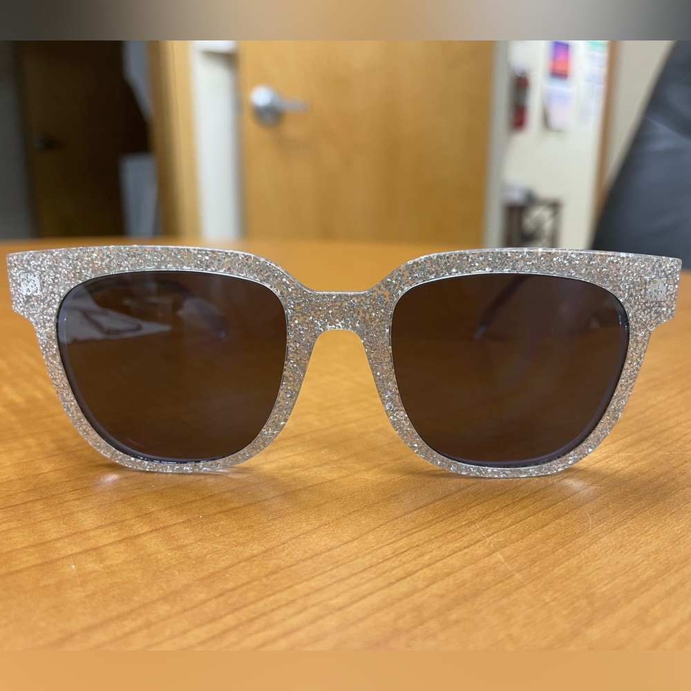 Pair Eyewear “Murphy” Cover